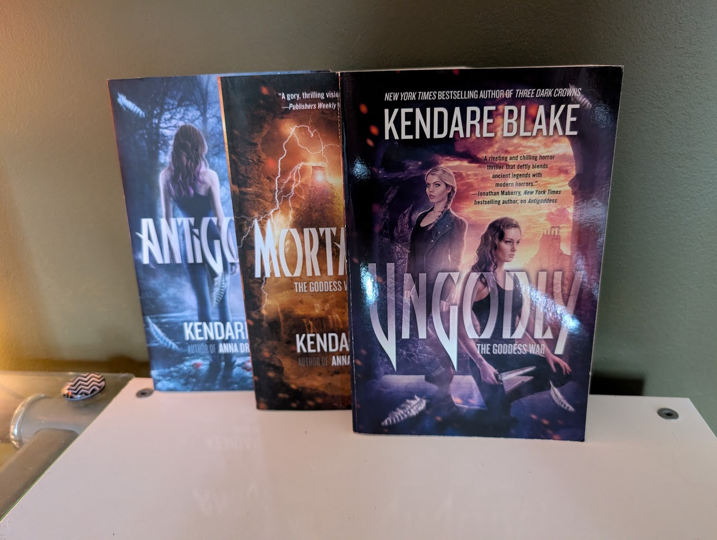 Goddess War Trilogy - Kendra Blake